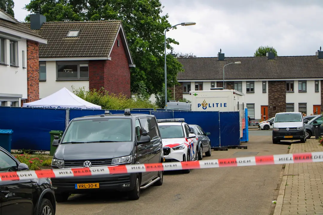 Jongen overleden eerbeek moeder aangehouden