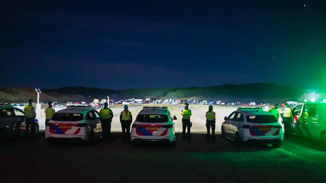 Politie beeindigd rave schoorlse duinen