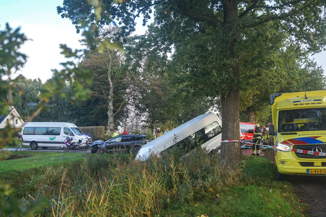 Ongeval personenbus Zevenhuizen