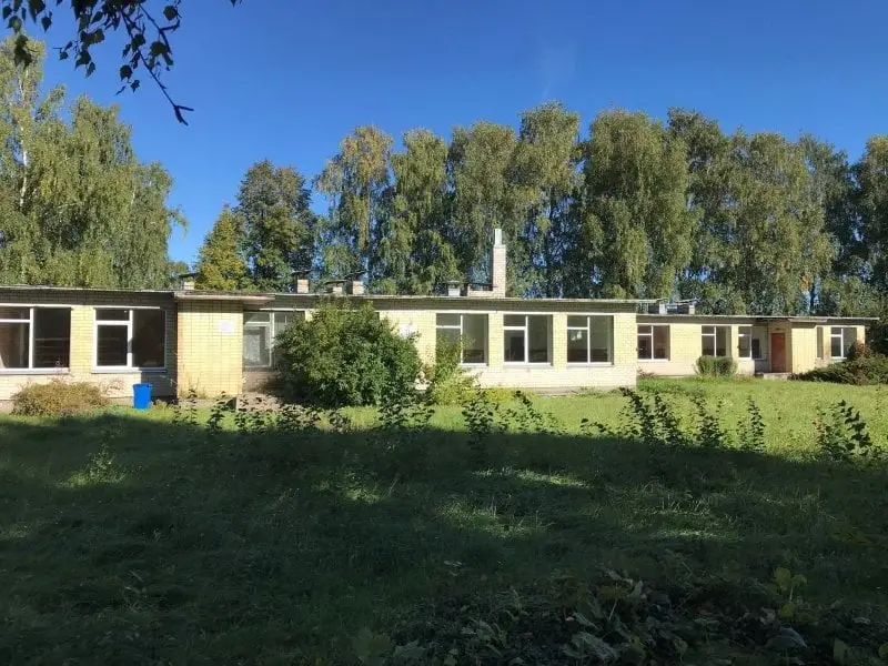 1 800