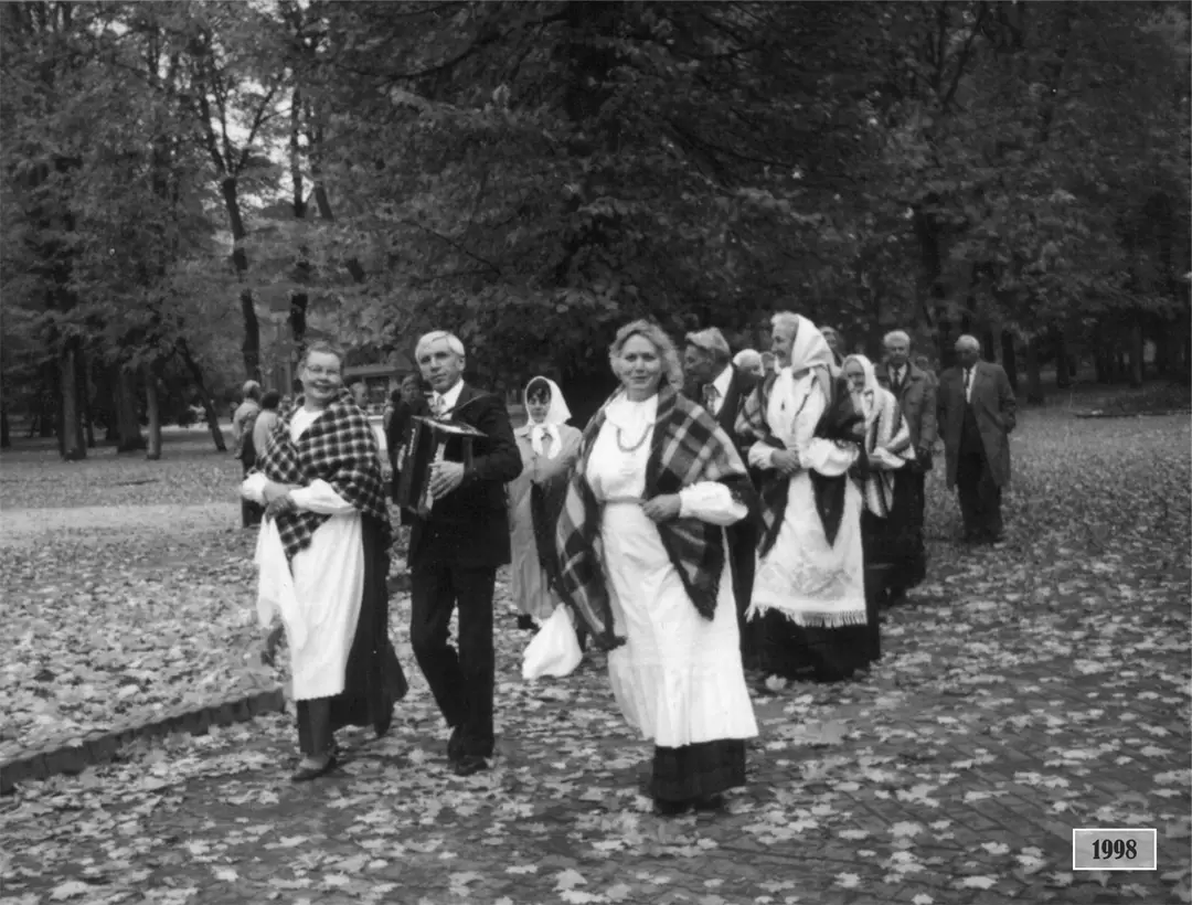 3 druskininku kulturos centro folkloro ansamblis stadalele lyg prekinis sventes zenklas 1998