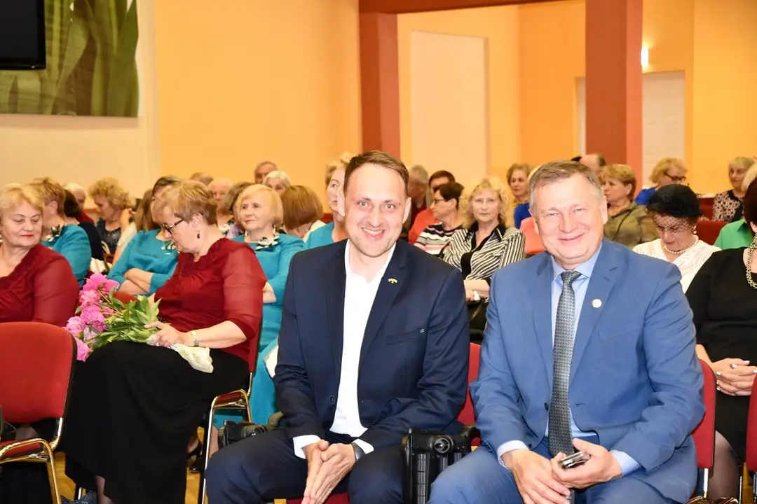 alytaus rajono savivaldybes meras algirdas vrubliauskas desineje alytaus miesto meras nerijus cesiulis kairejem
