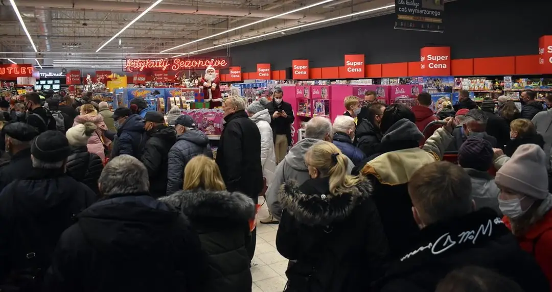 carrefour otwarcie 44