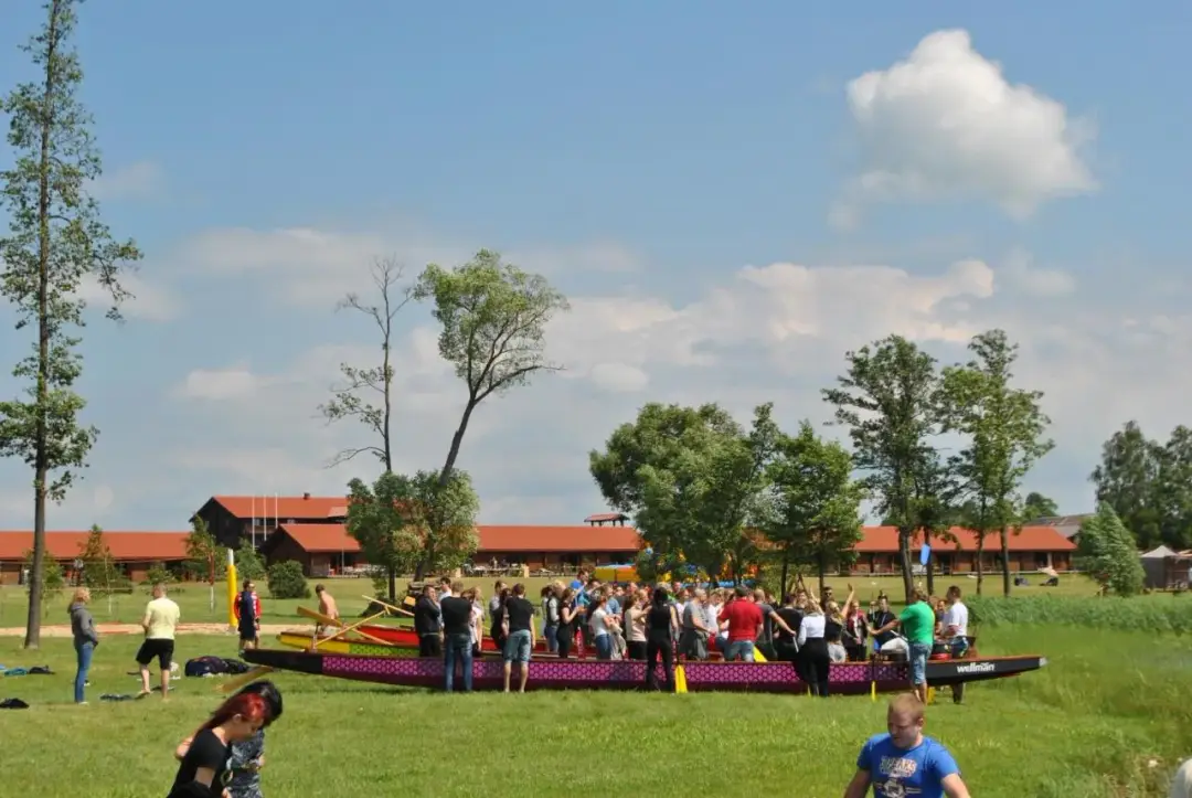 dvaa83972044 jpg
