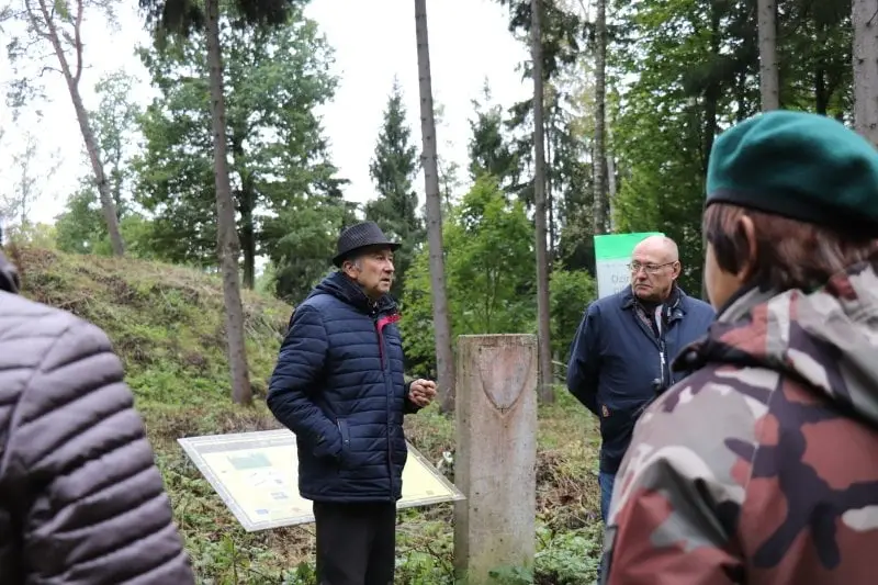 piliakalniu istorijas ir legendas pasakojo jonas juravicius