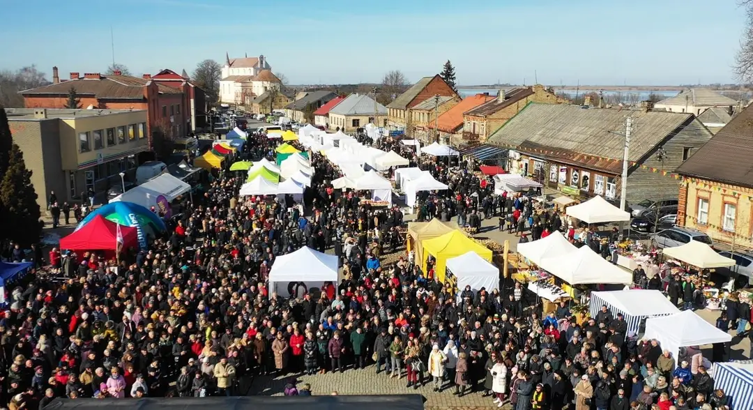 simno kermosius susaukia gausa zmoniu