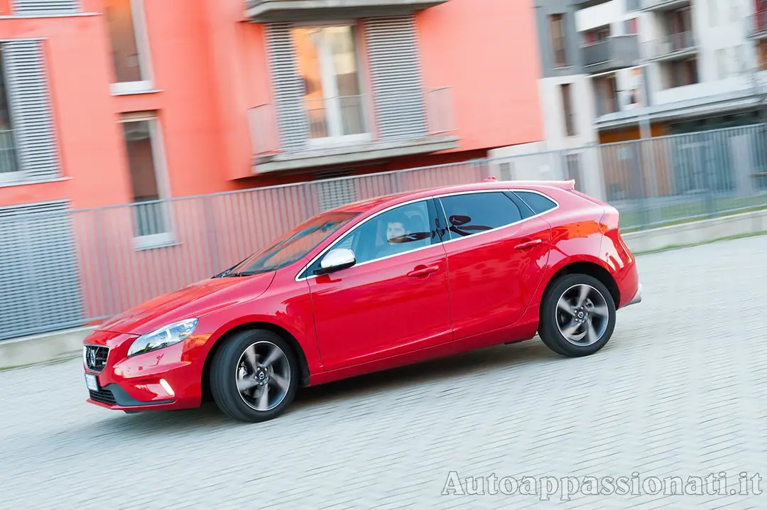 volvo-v40-2013-14