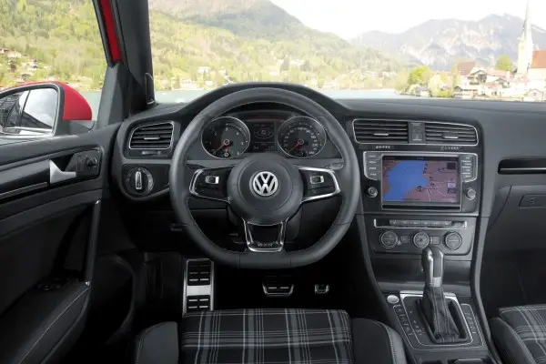 INTERNI GOLF GTD IMAGE