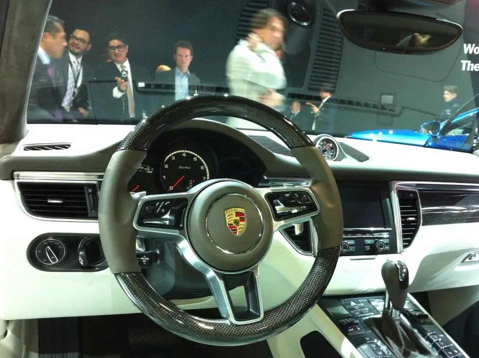 Porsche Macan interior 001