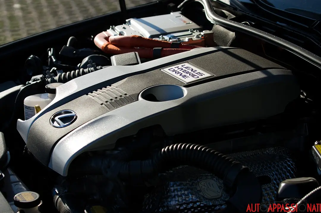 Lexus IS300h 19