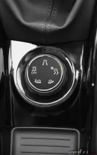 Peugeot2008 int4