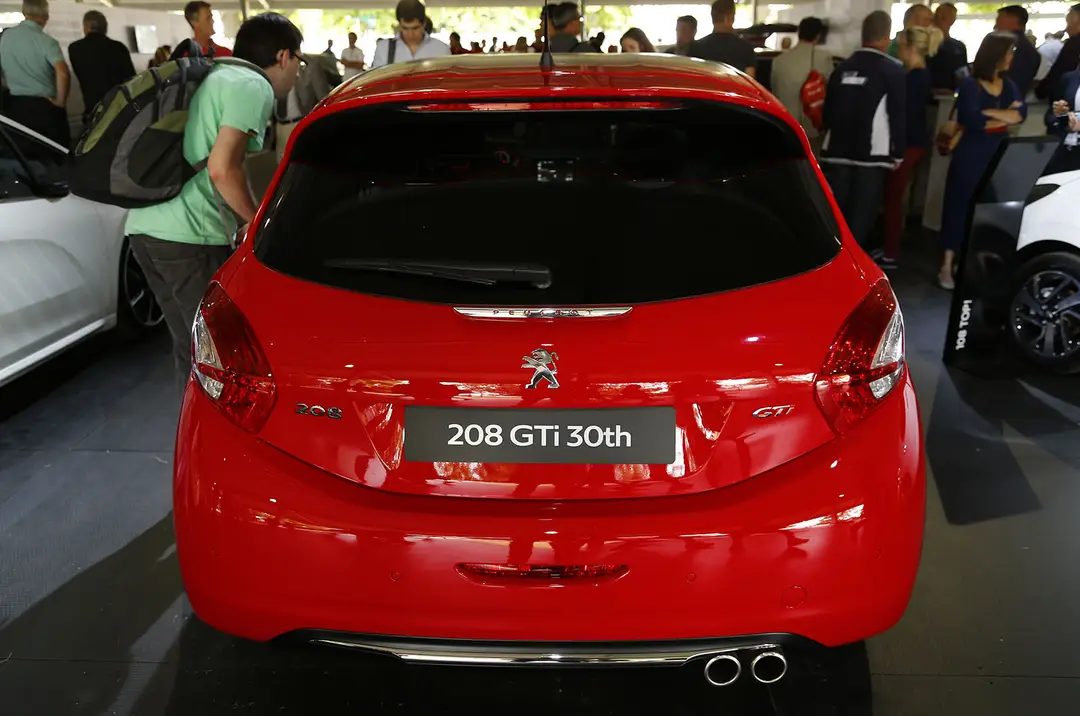 peugeot-208-gti-30 th goodwood 2014