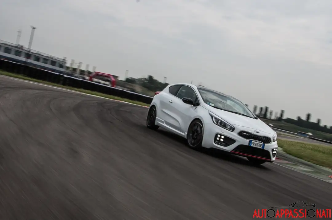 Kia pro ceed GT 014