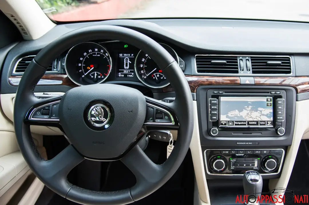 Skoda Superb Wagon 015