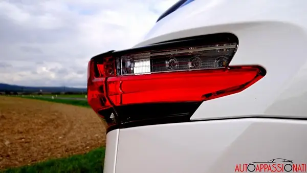 Lexus NX 02