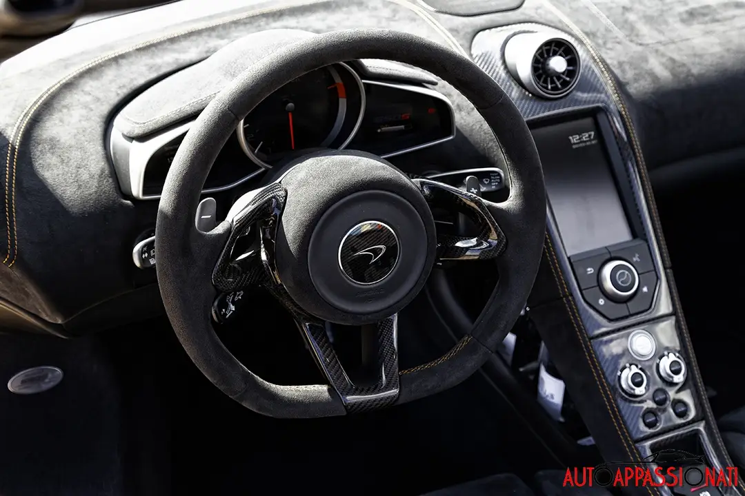 McLaren 650S Spider Interni