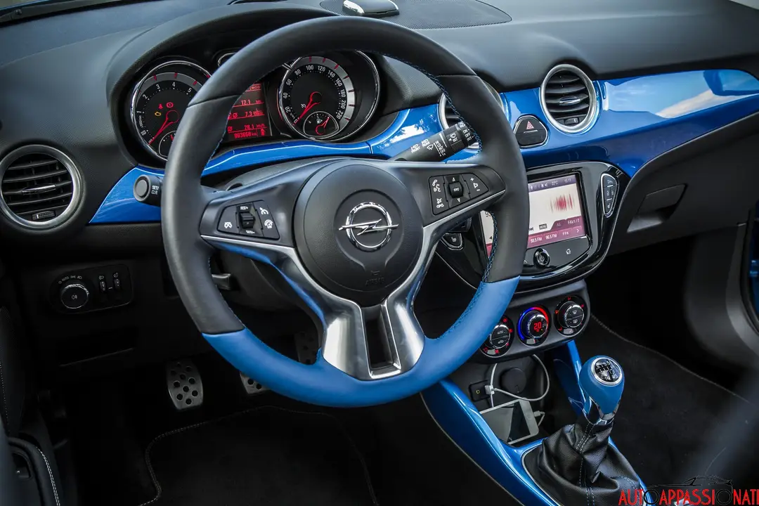 Opel Adam Rocks Interni