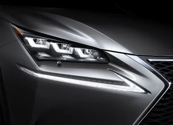 LEXUS int3