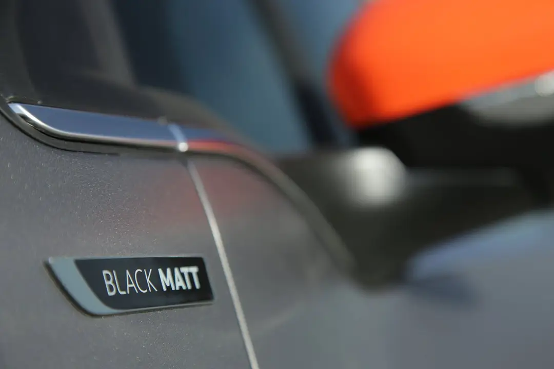 Peugeot 2008 BLACK MATT 1