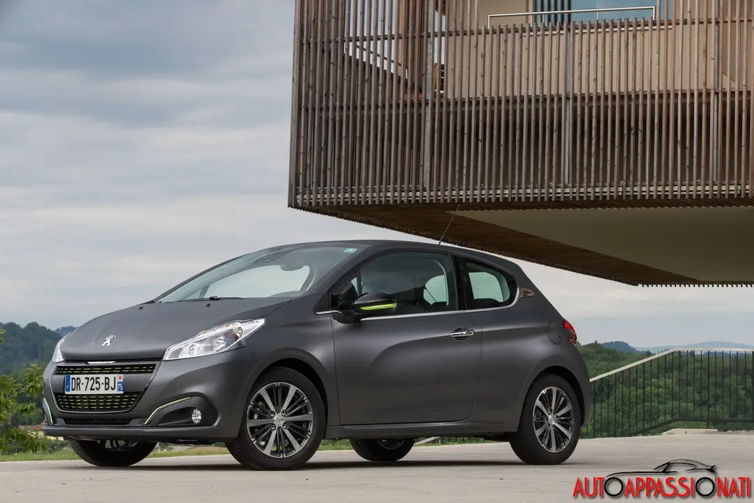 Peugeot 208 2015