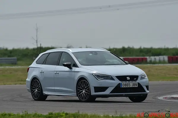 SEAT Leon ST Cupra00011