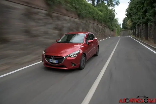 Mazda 2 13