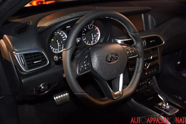 infiniti q30 01 1