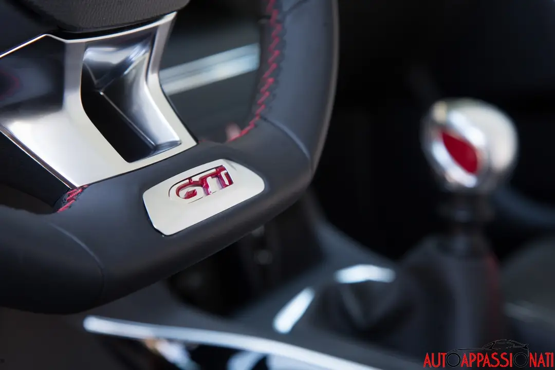 Peugeot 308 GTi By Peugeot Sport