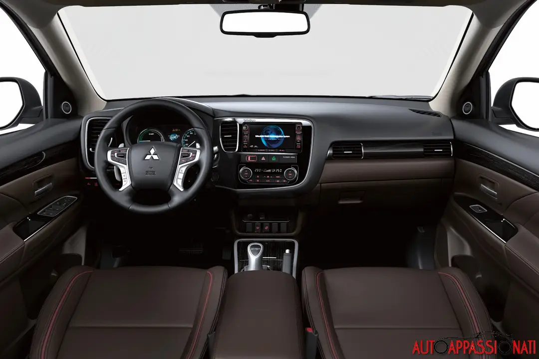 Mitsubishi OutlanderPHEV 13