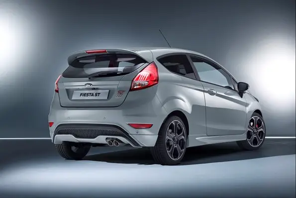 108441 fiesta st200 final lowres 02