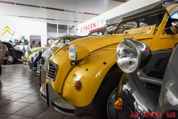 a citroen 2v soleil int1