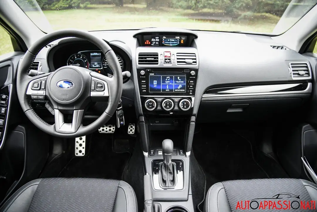 Subaru Forester 2016 - Interni