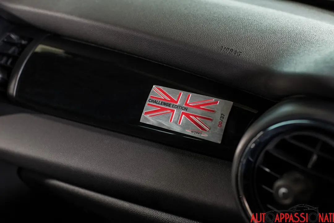 MINI John Cooper Works Challenge Edition