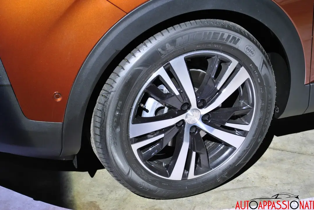 Nuova Peugeot 3008