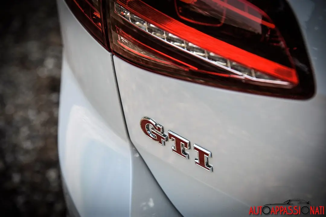 Volkswagen golf gti 12