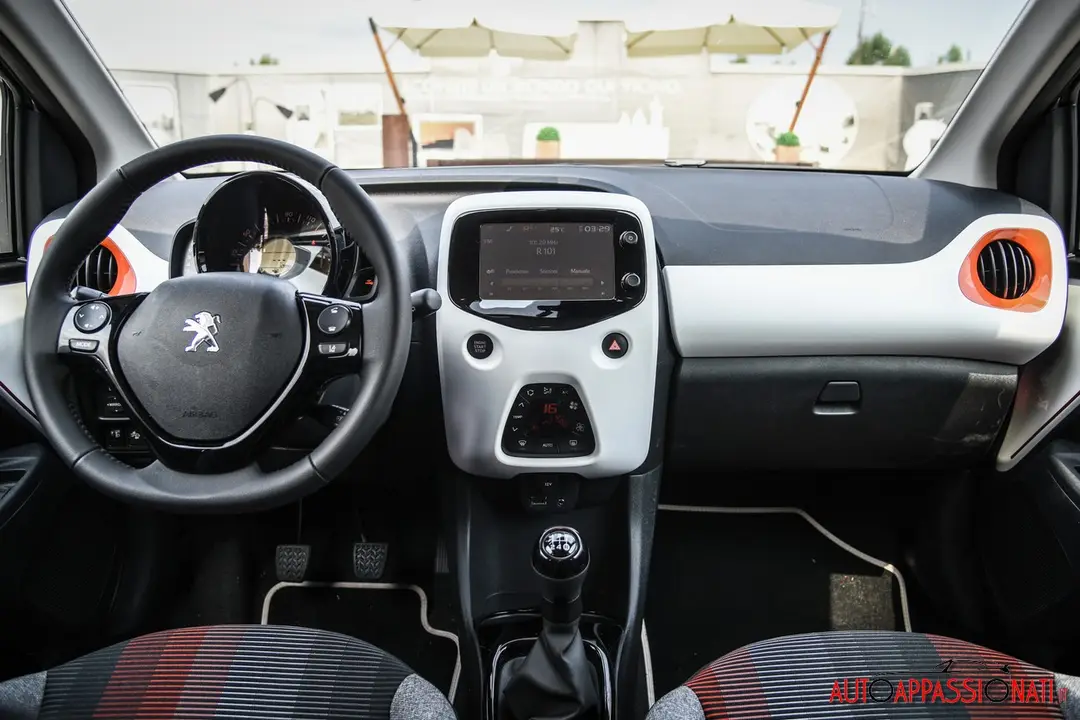 Peugeot 108 14