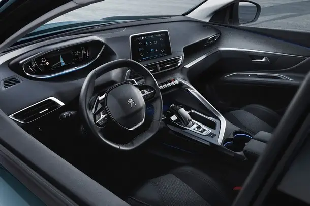 PEUGEOT 5008 DETTAGLI INTERNI ALLURE 02
