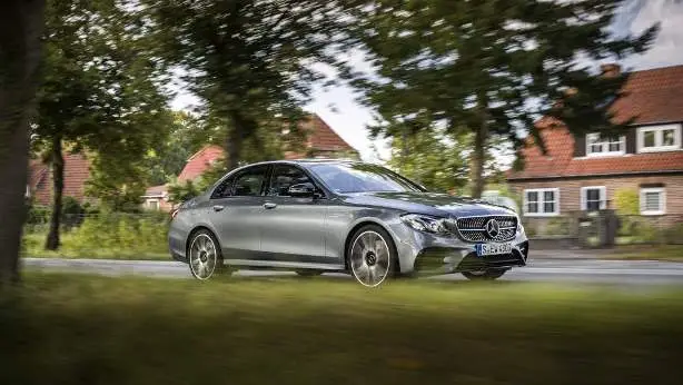 E43AMG 4MATIC Saloon selenite grey 20