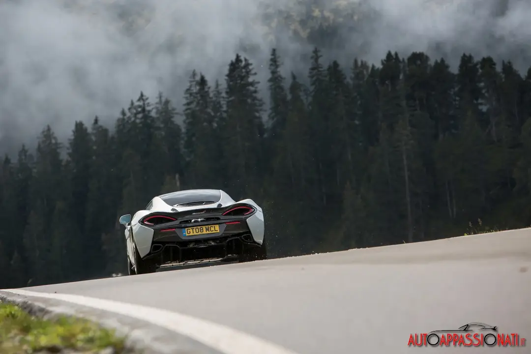 McLaren 570GT12