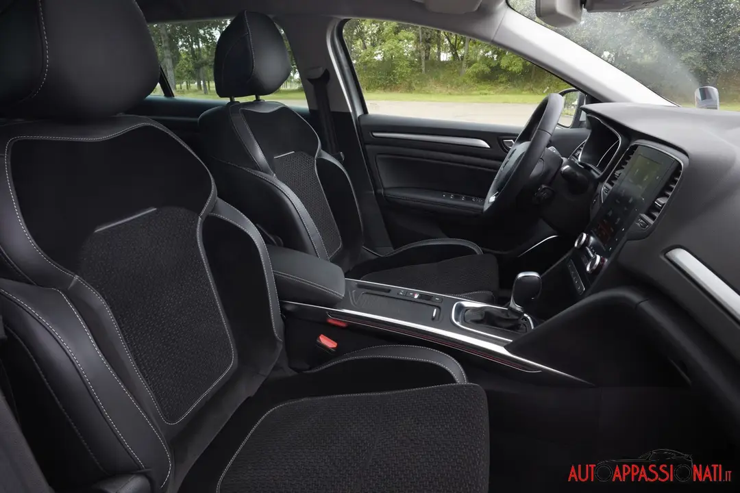 Megane Sporter 01