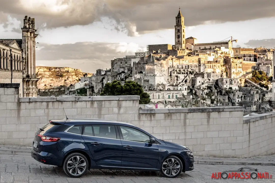 Megane Sporter 44