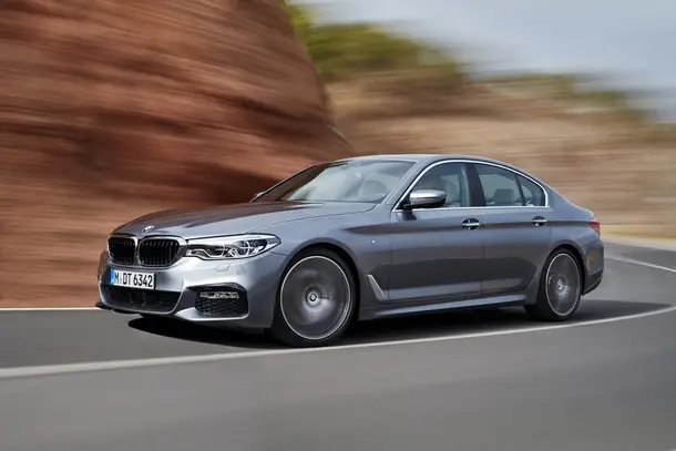 BMW Serie5 testo