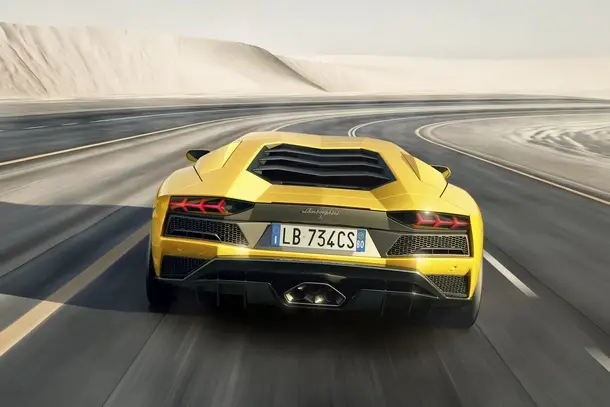 Lamborghini Aventador S 05