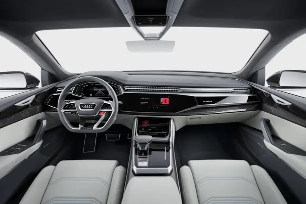 Audi Q8 Interni