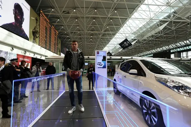Dzeko NissanLeaf
