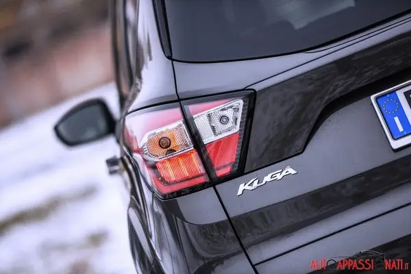 FORD Edge int 01