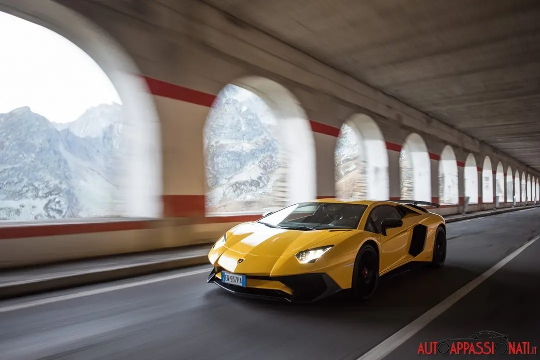 Lamborghini_AventadorSV_08