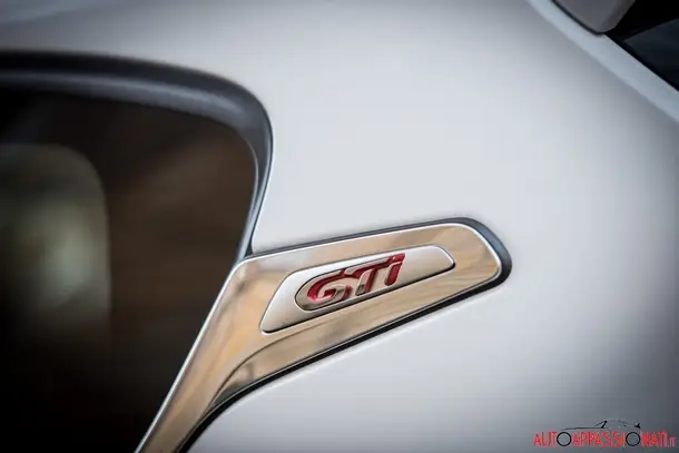 Peugeot 208GTi 05 LogoGTi