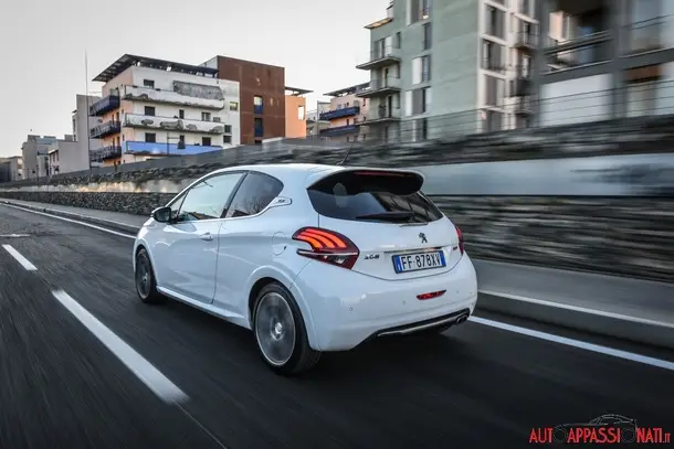 Peugeot 208GTi 18 allaguida rear