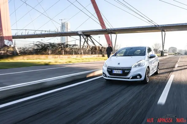 Peugeot 208GTi 20 allaguida